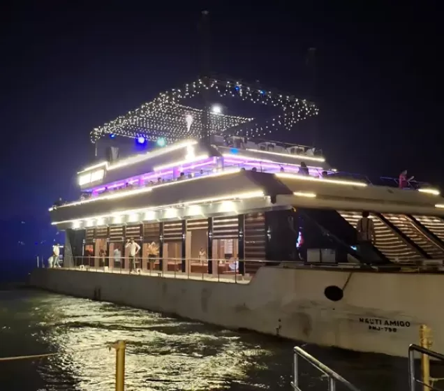 Nauti Amigo Luxury Dinner Cruise